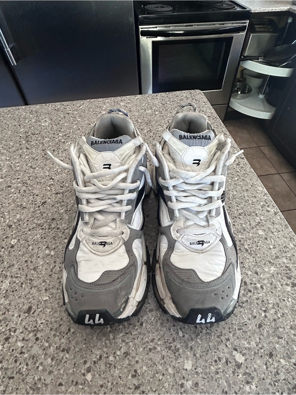 Balenciaga Men’s White and Gray runners